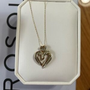 10k gold heart pendant